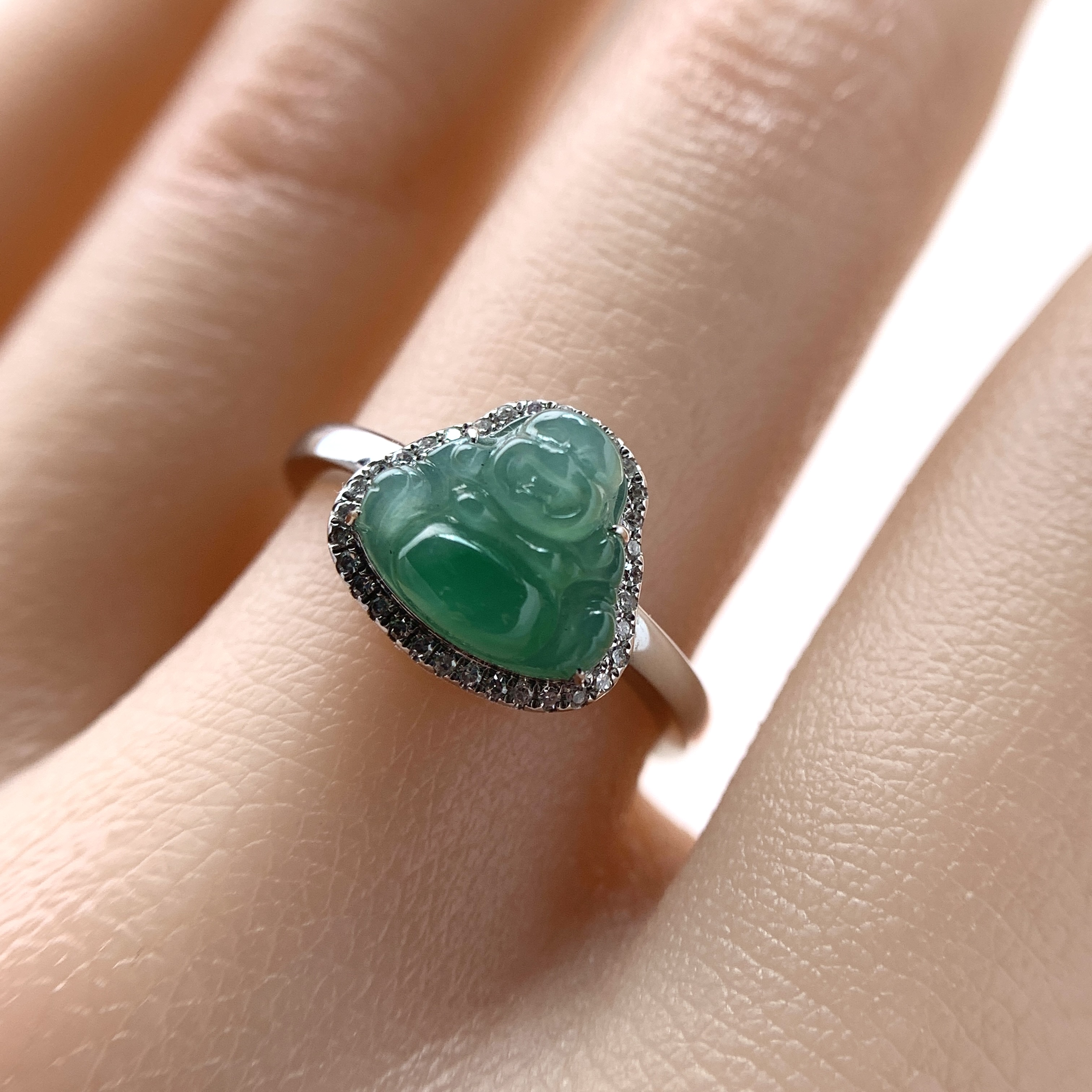 18K White Gold Green Laughing Buddha Jade Ring (PJA00581A)