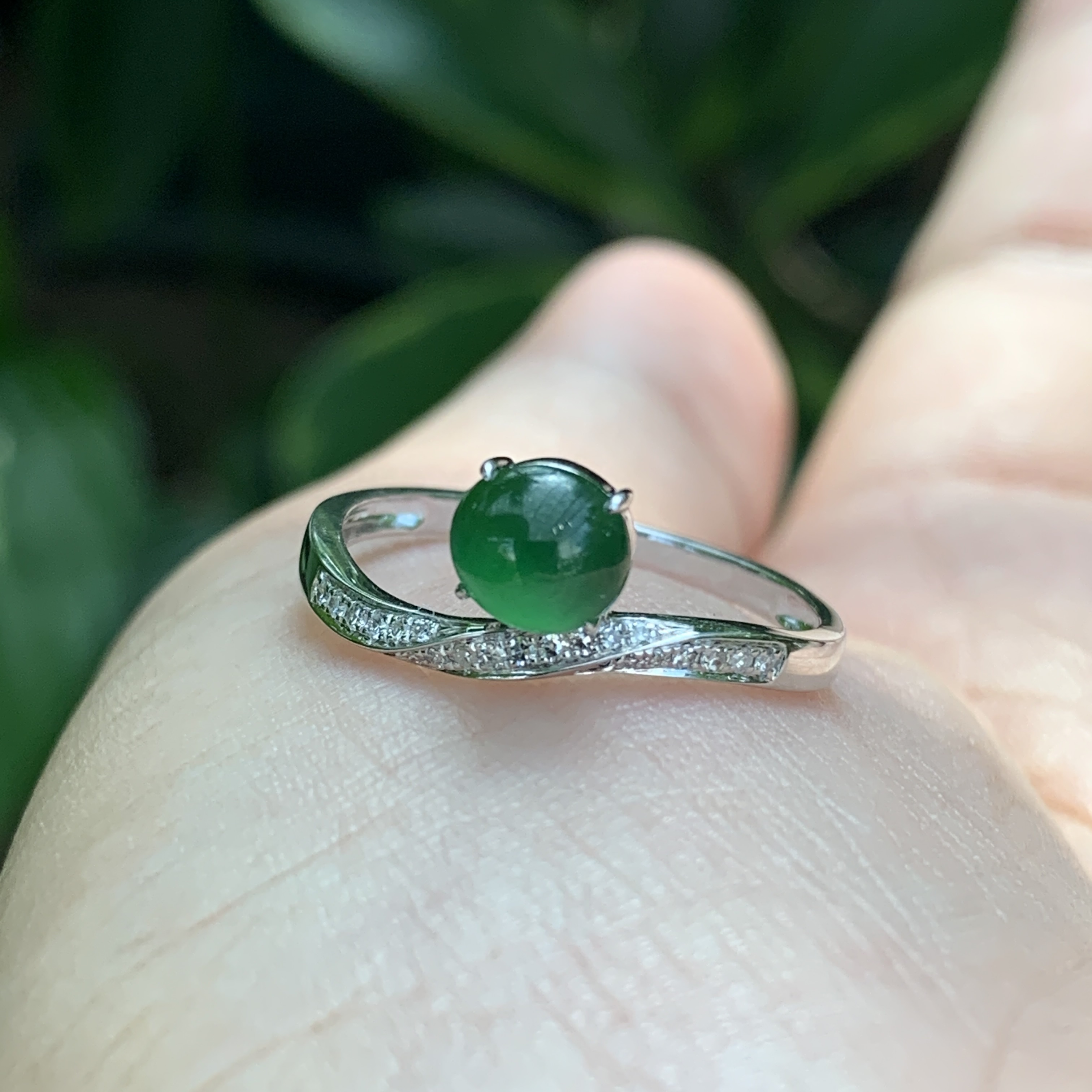 18K White Gold Green Jade Ring (PJA00642A)