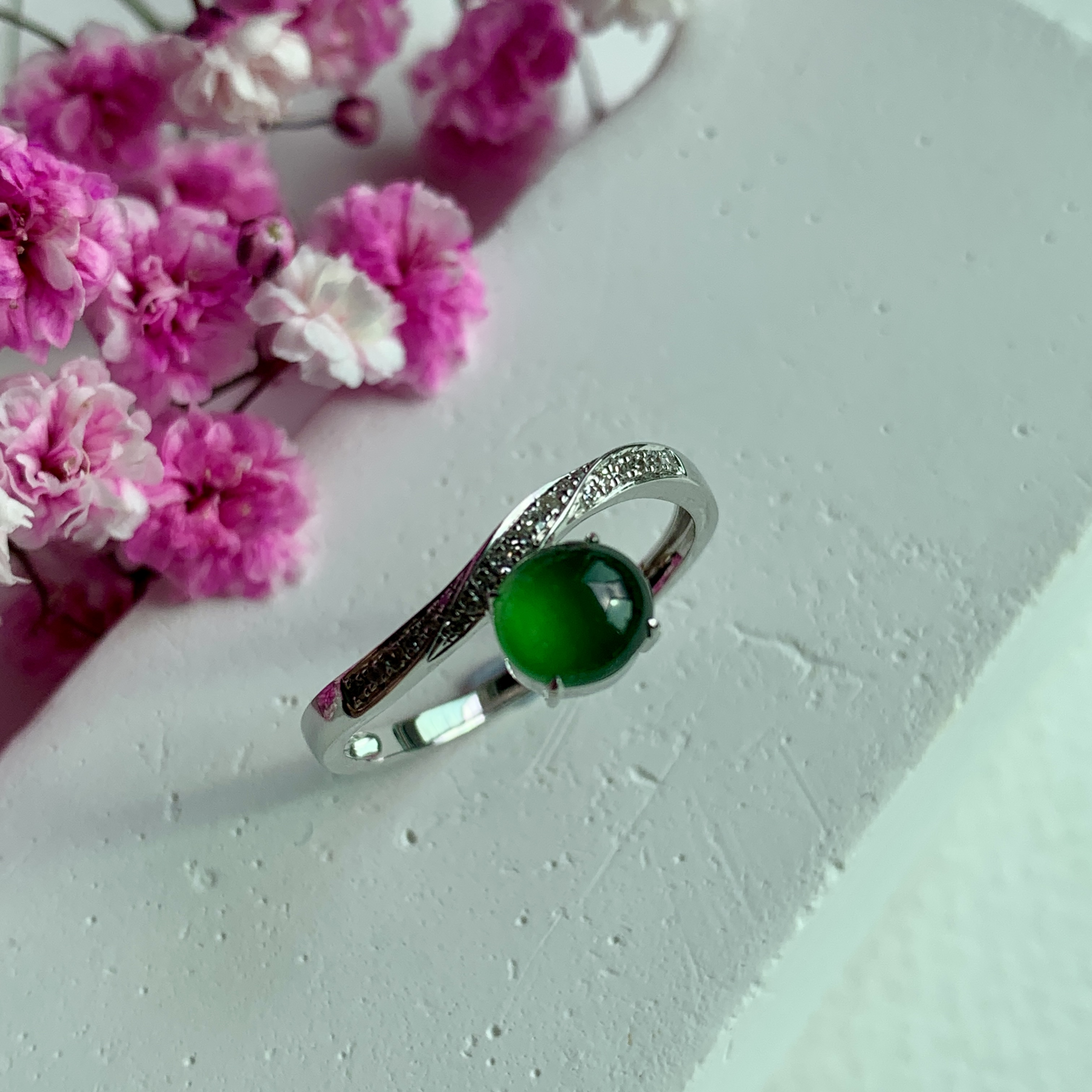 18K White Gold Green Jade Ring (PJA00642A)