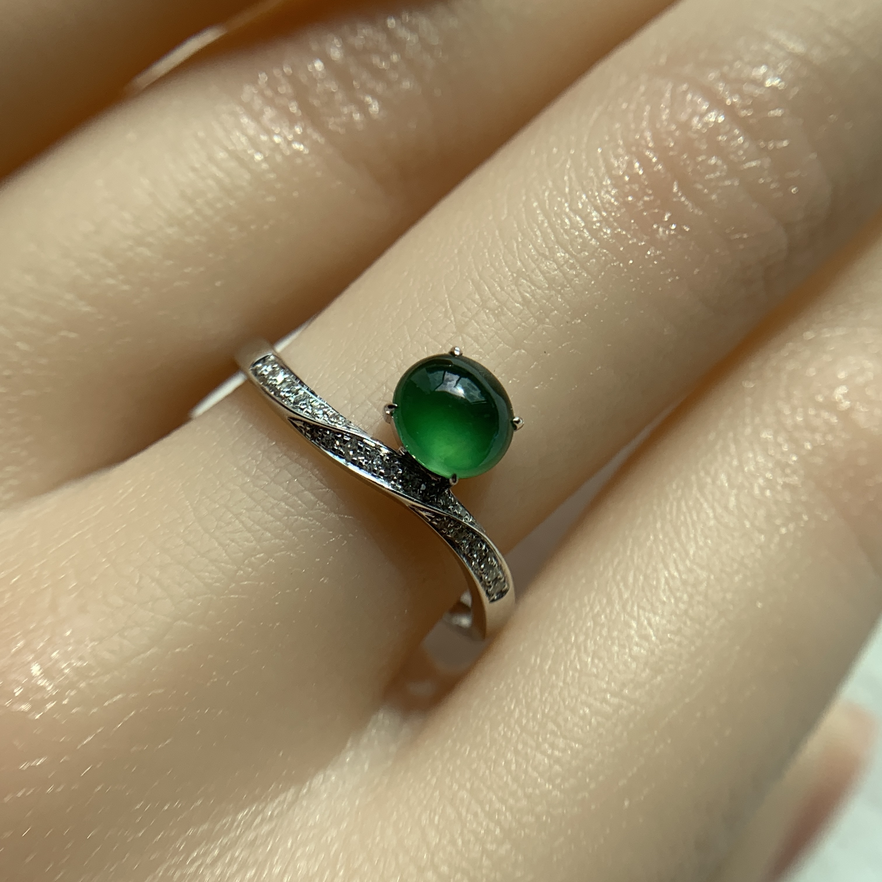 18K White Gold Green Jade Ring (PJA00642A)