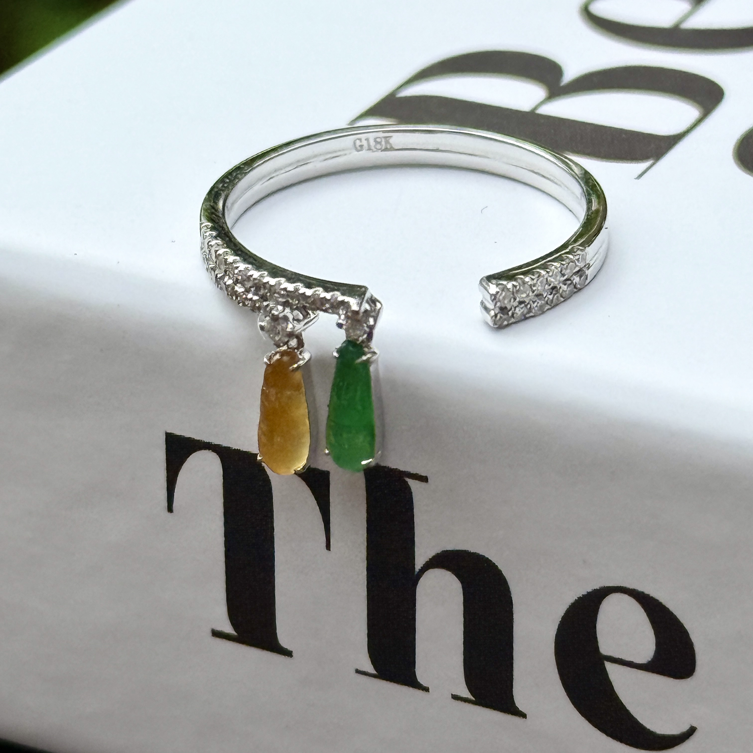 18K White Gold Peapod Jade Ring (PJA01262)