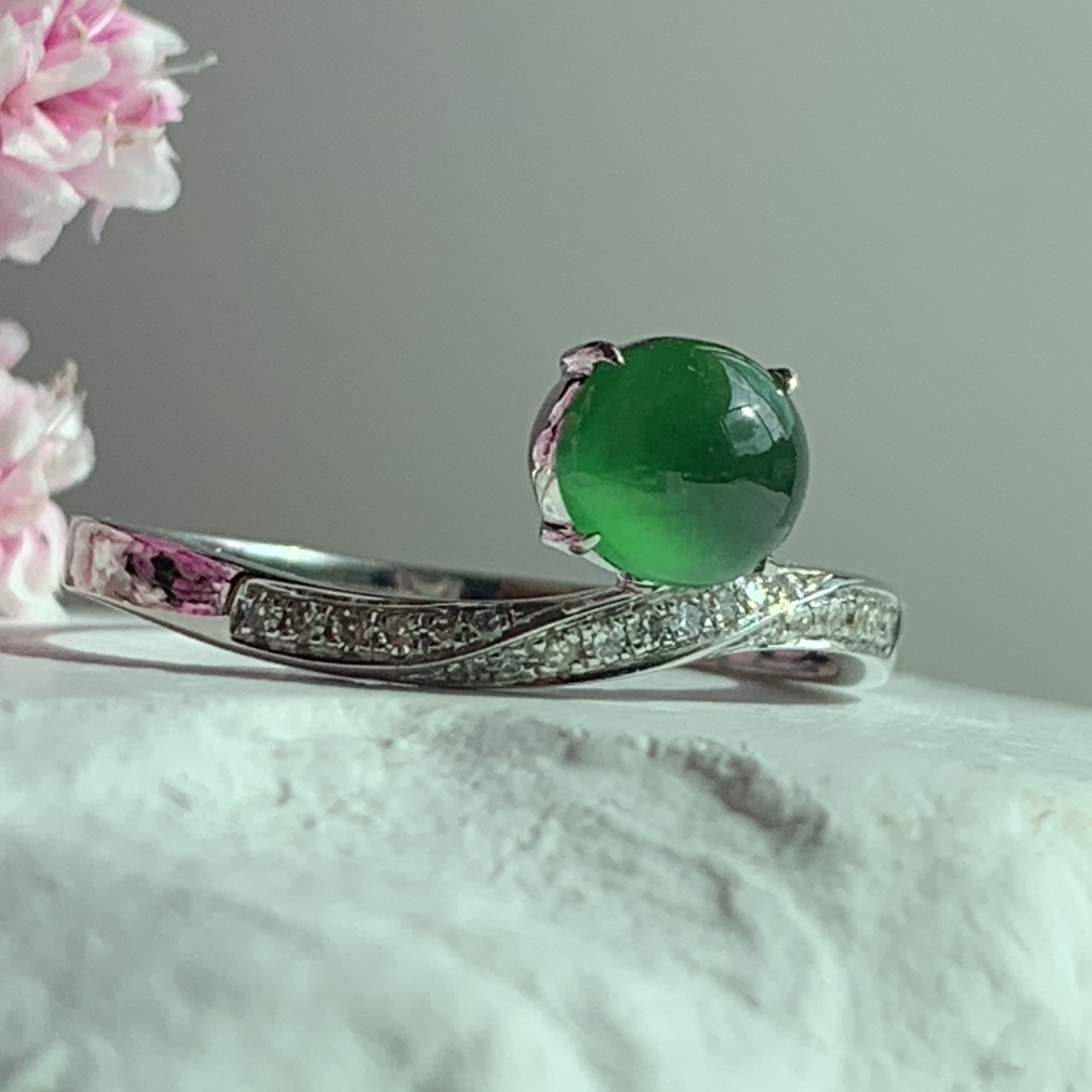 18K White Gold Green Jade Ring (PJA00642A)