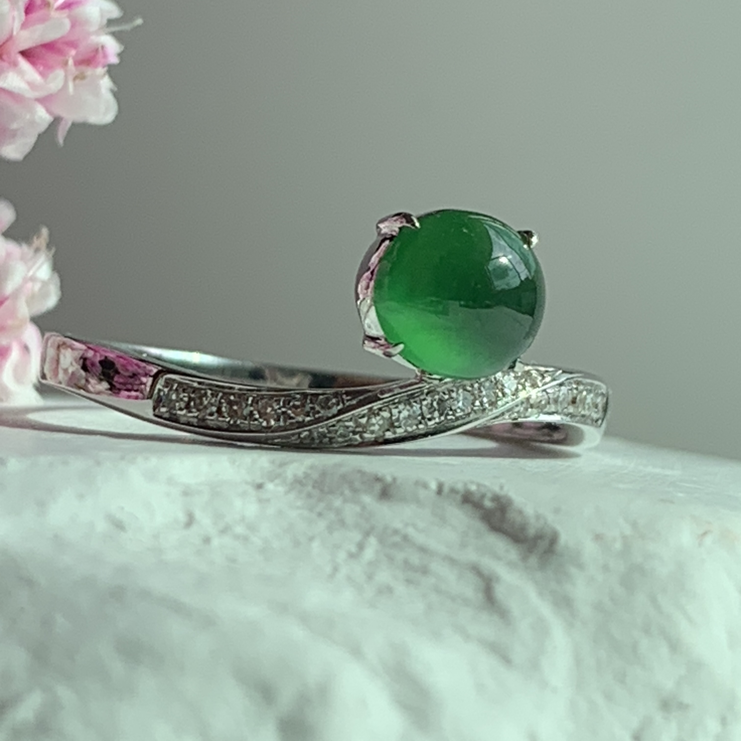 18K White Gold Green Jade Ring (PJA00642A)