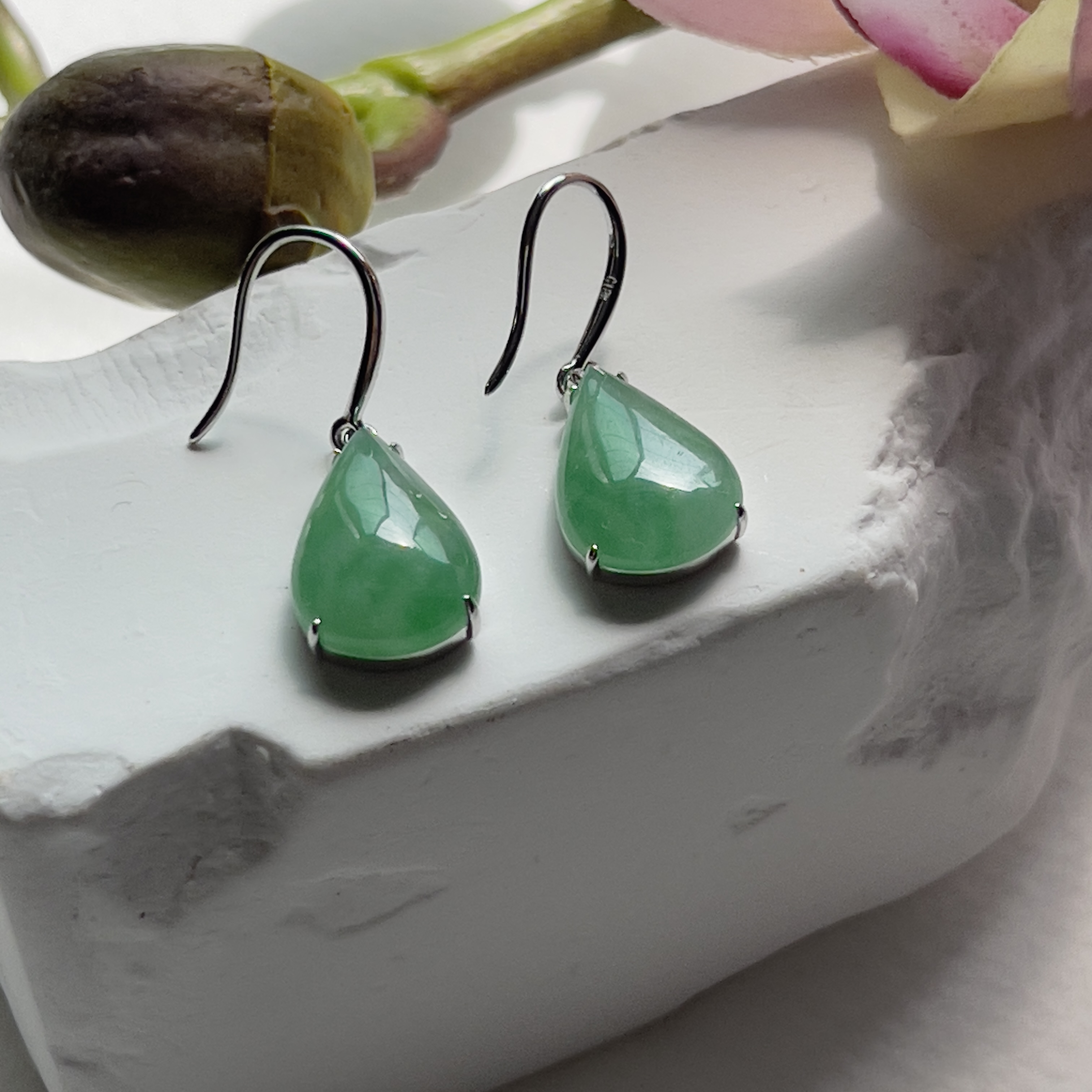 18K White Gold Green Jade Earrings (PJA00651)
