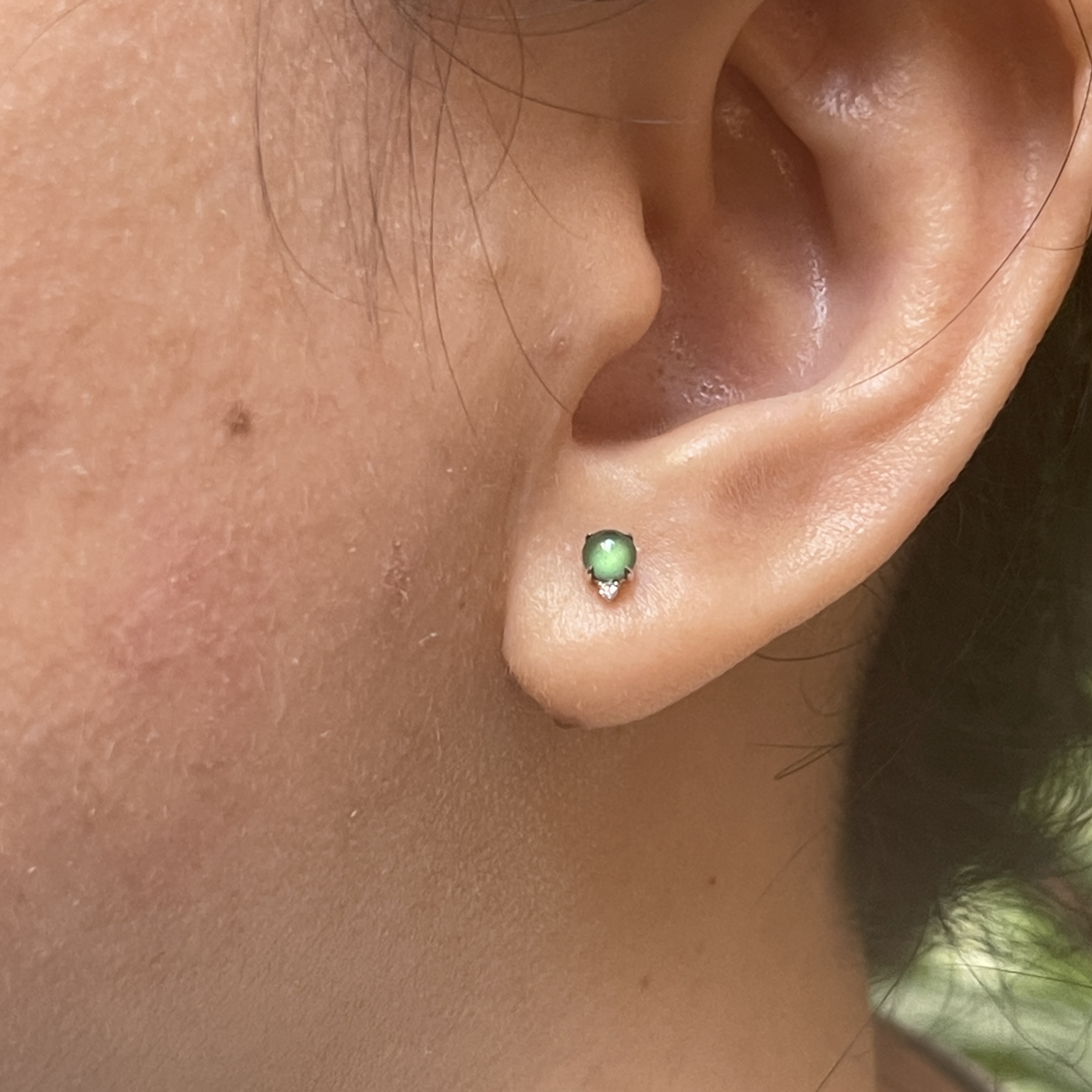 18k White Gold Green Jade Cabochons Earrings (PJA00356)