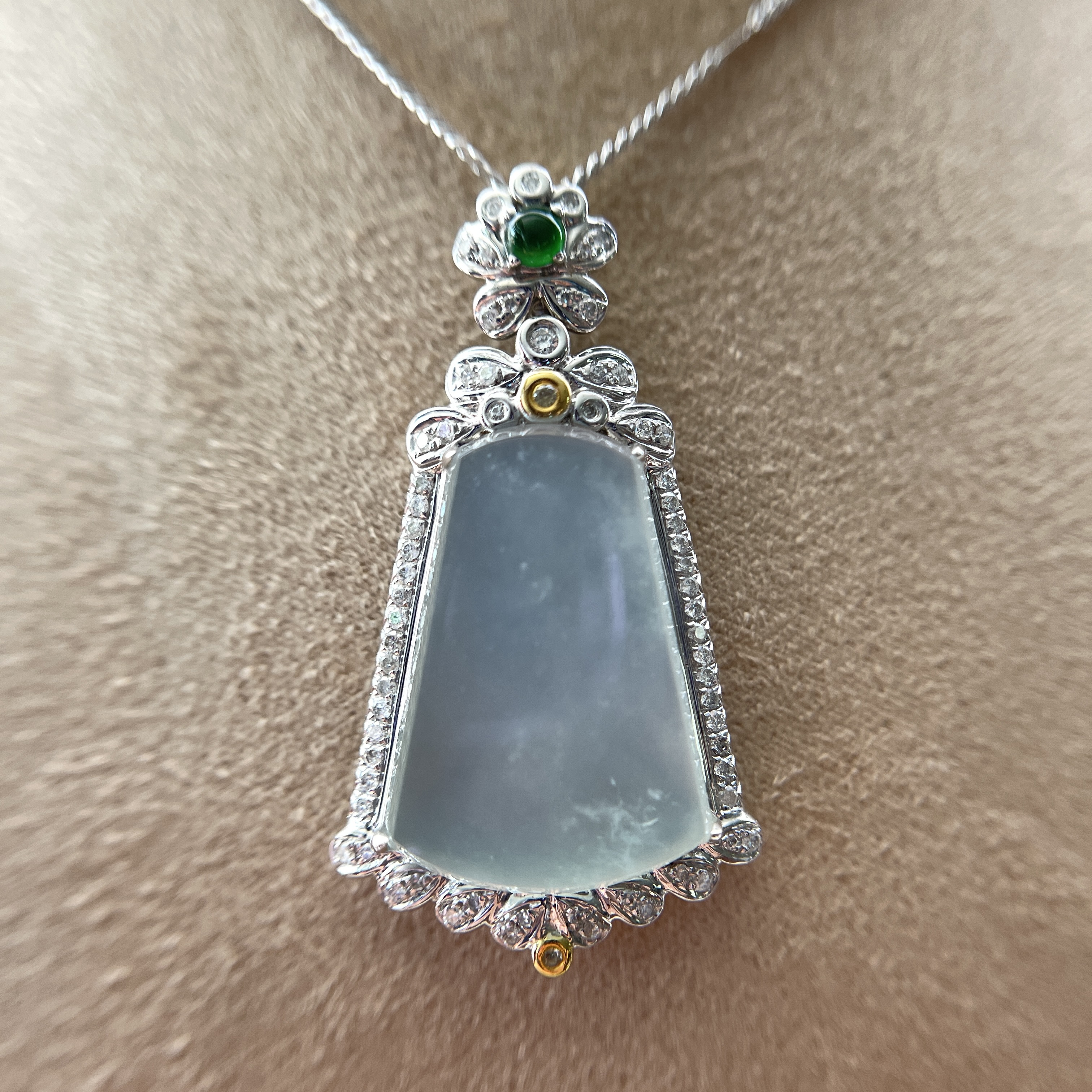 18K White Gold Trapezium Jade Pendant  (PJA00054)