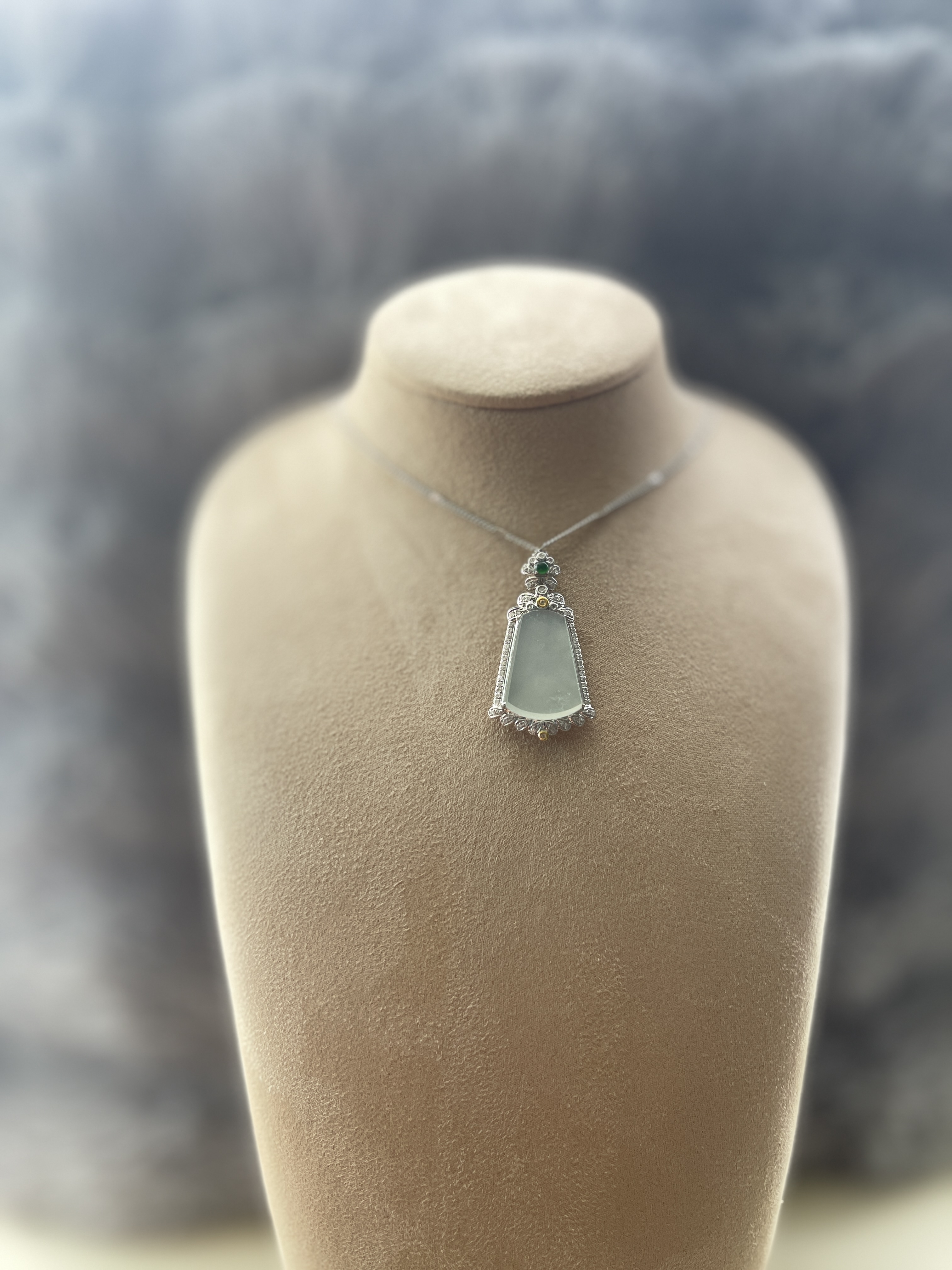 18K White Gold Trapezium Jade Pendant  (PJA00054)
