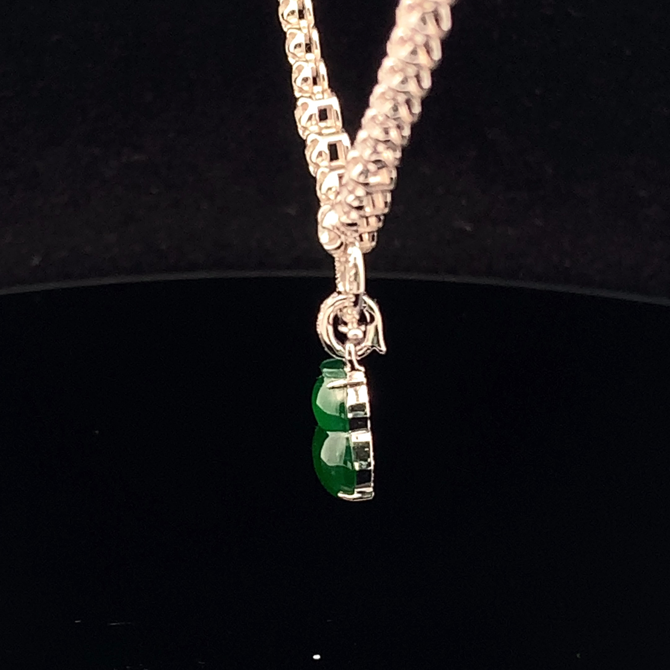 Green Hulu Jade Pendant (PJA00696)