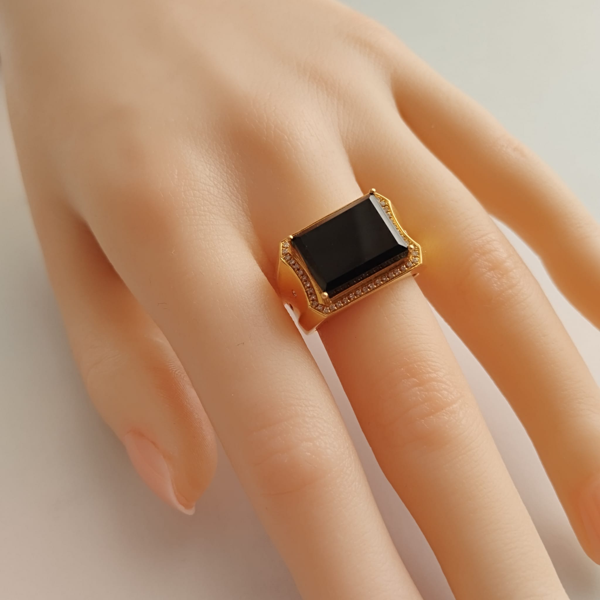 18k Yellow Gold Omphacite Jade Ring (PJA01054)