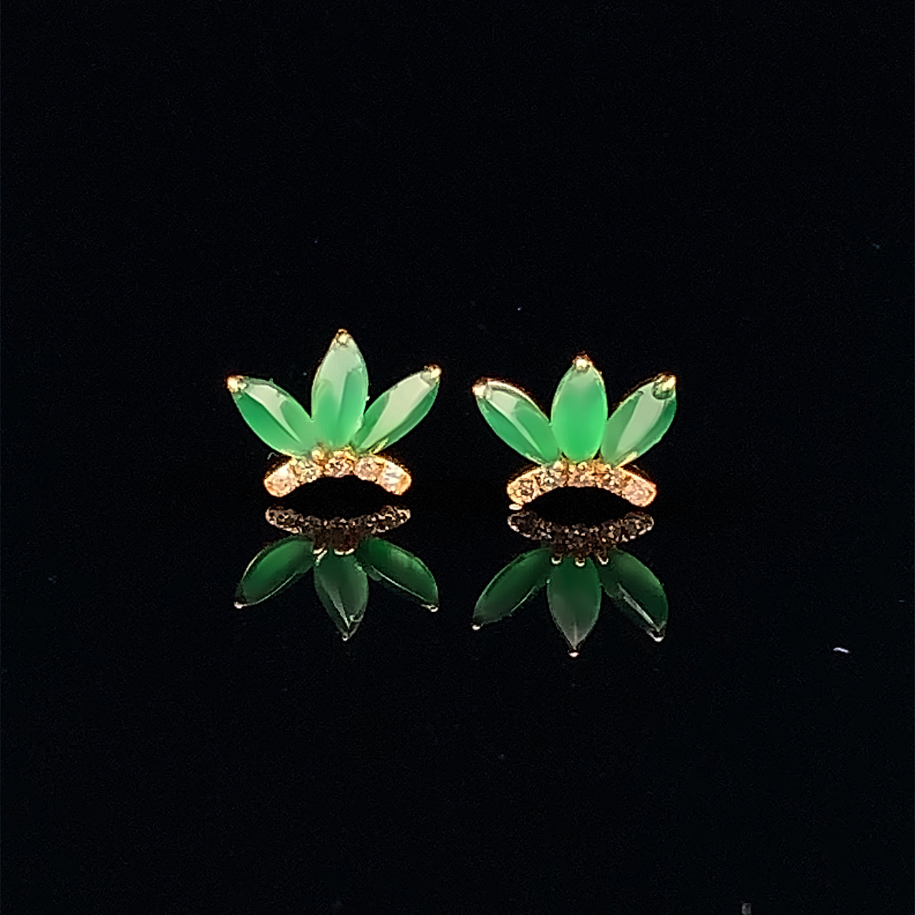 18K Yellow Gold Green Jade Earrings (PJA00357)