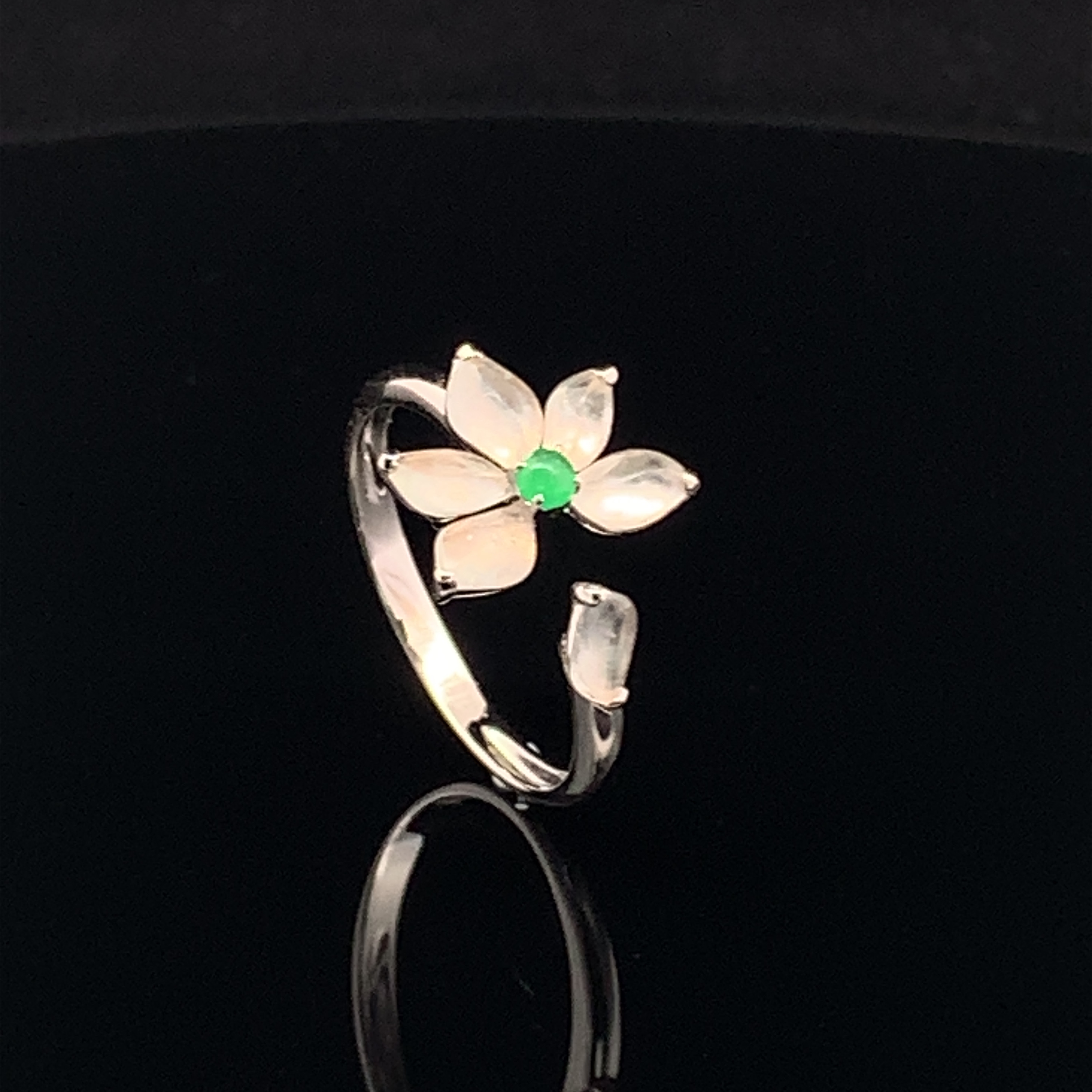 18K White Gold Flower Jade Ring (PJA00518B)