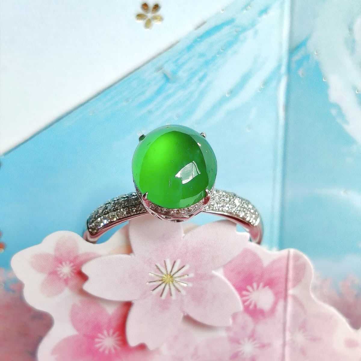 18K White Gold Green Cabochon Jade Ring (PJA00655)