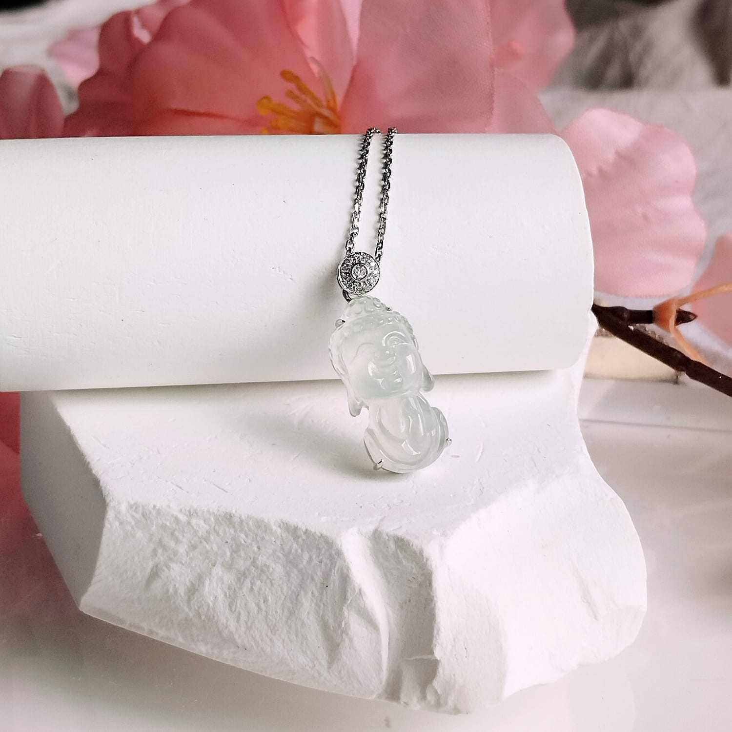 18K White Gold Icy Colorless Baby Buddha Pendant (PJA01070)