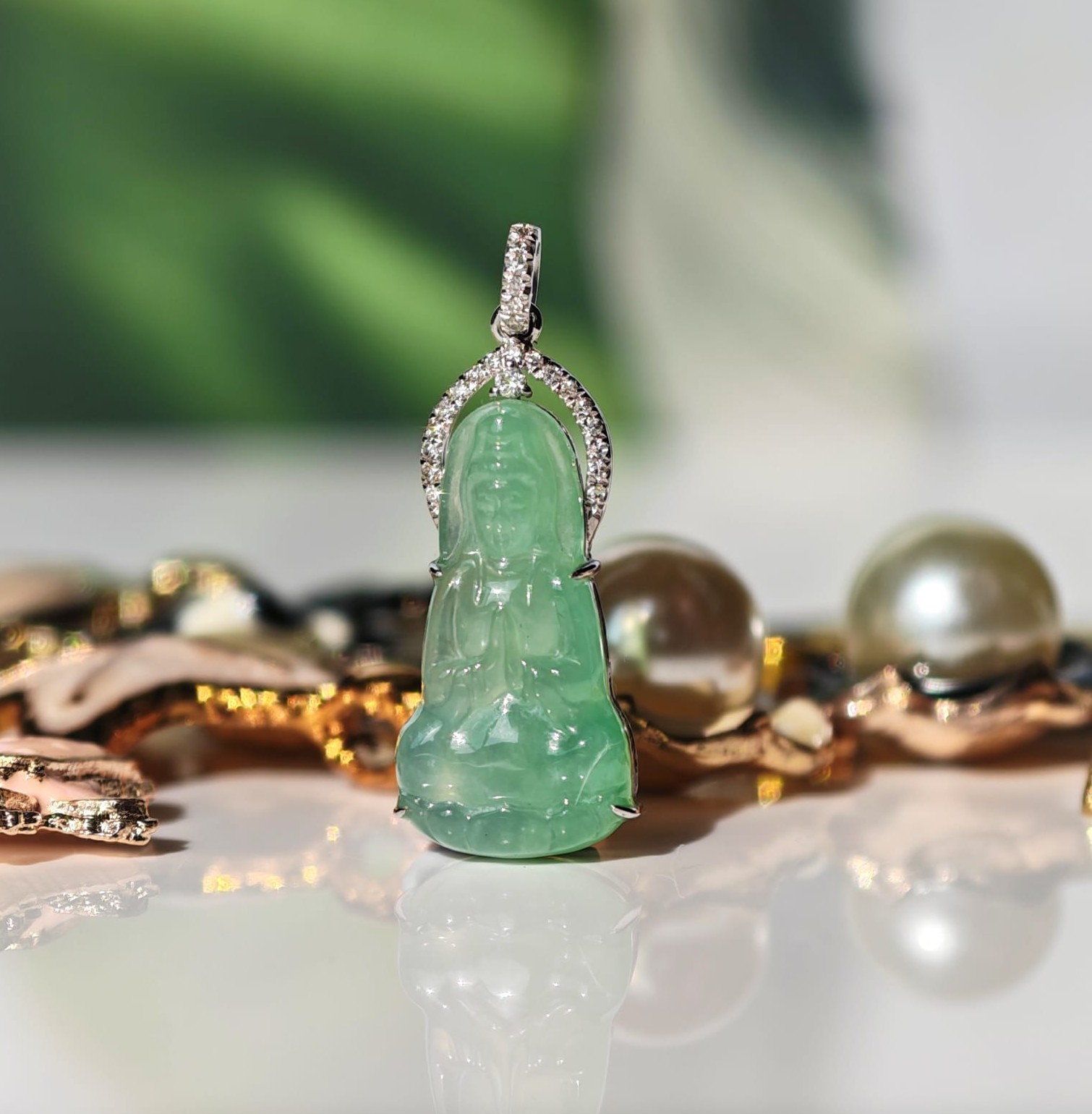 18K White Gold Guan Yim Pendant (PJA01248)