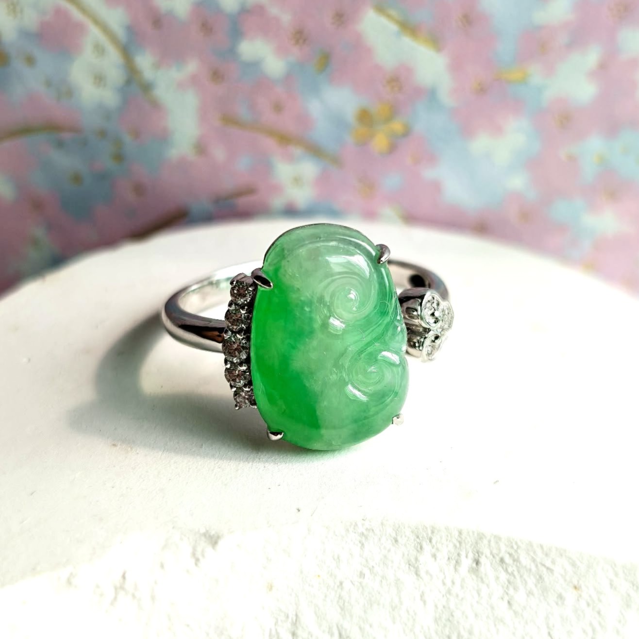 18K White Gold Green Ruyi Jade Ring (PJA01165A)