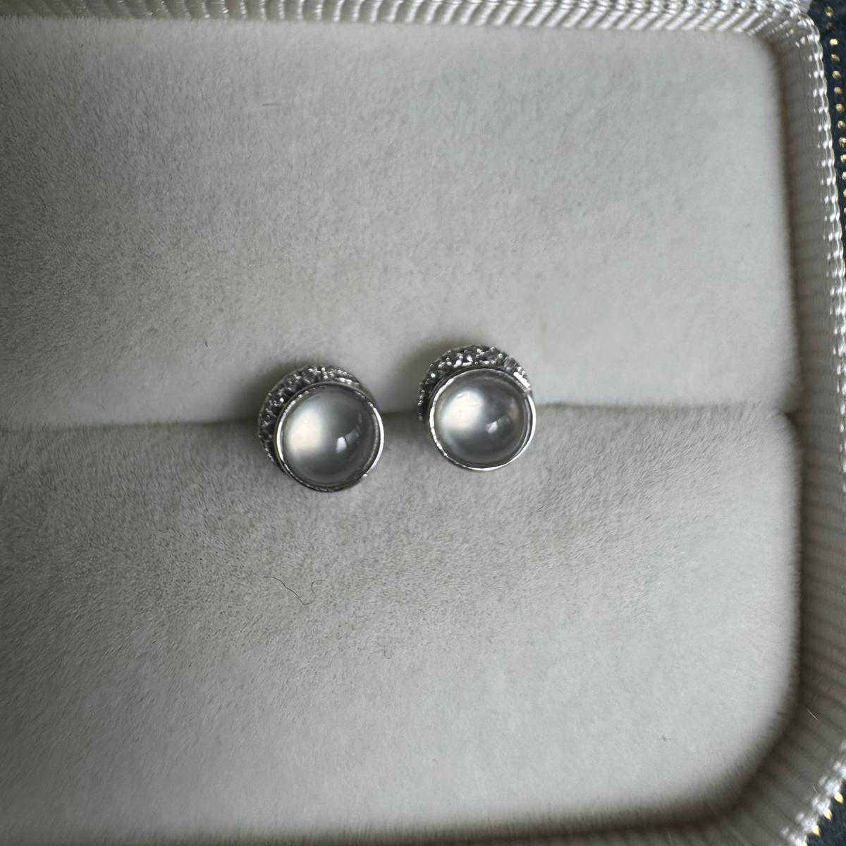 Clear White Glassy Jade Cabochons Earrings (PJA00295)