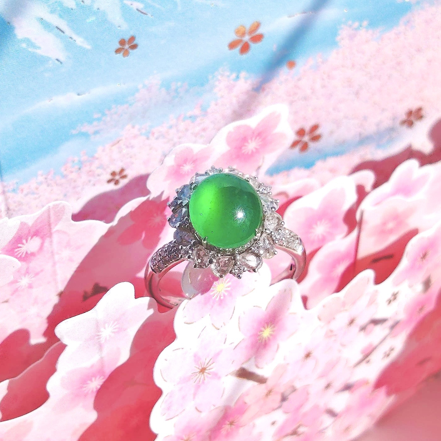 18K White Gold Green Cabochon Jade Ring (PJA00655)