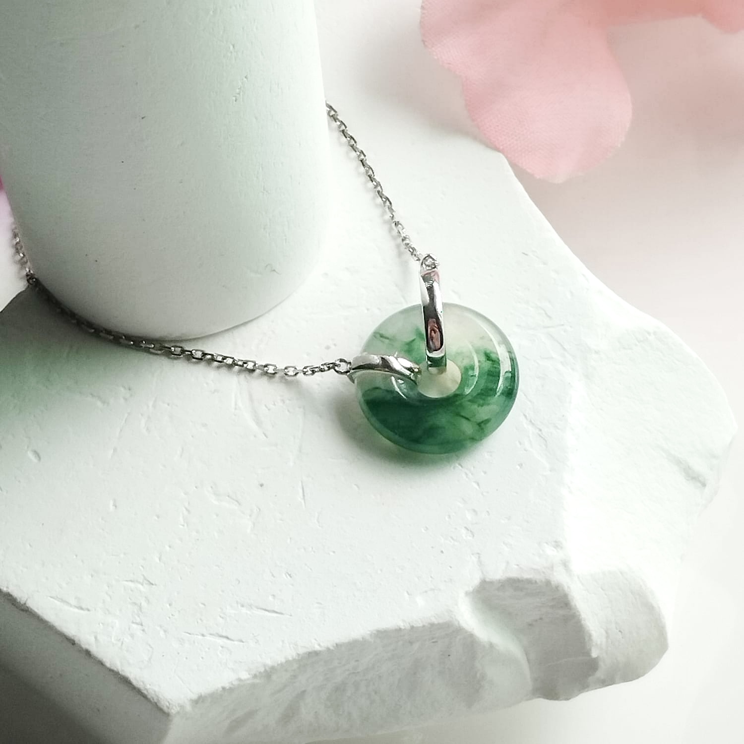 18K White Gold Icy Green Donut Jade Pendant (PJA01120)