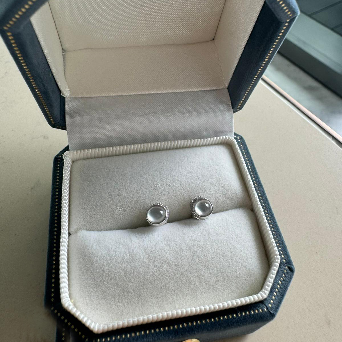 Clear White Glassy Jade Cabochons Earrings (PJA00295)