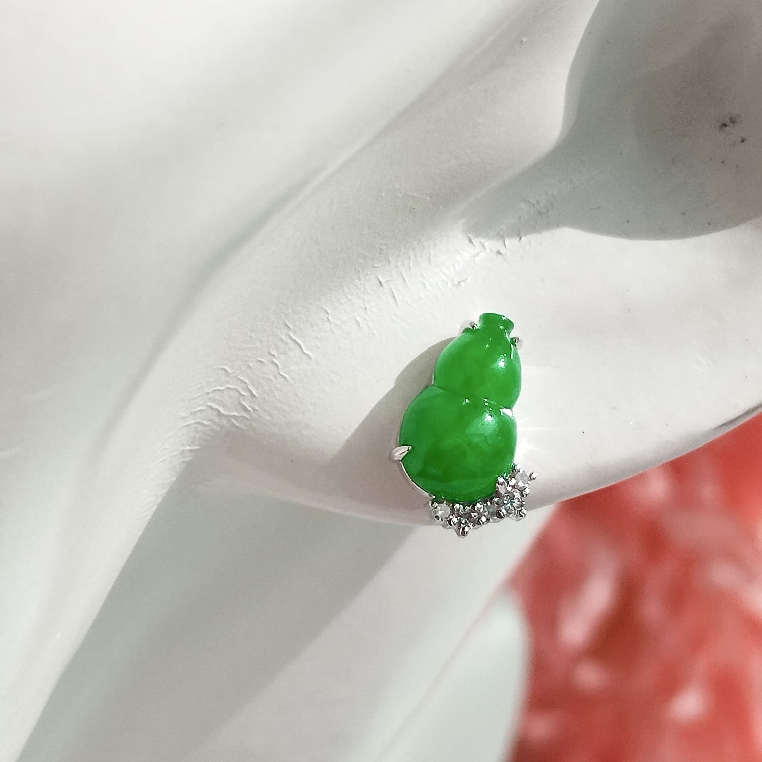 18K White Gold Hulu Jade Earrings (PJA01085)