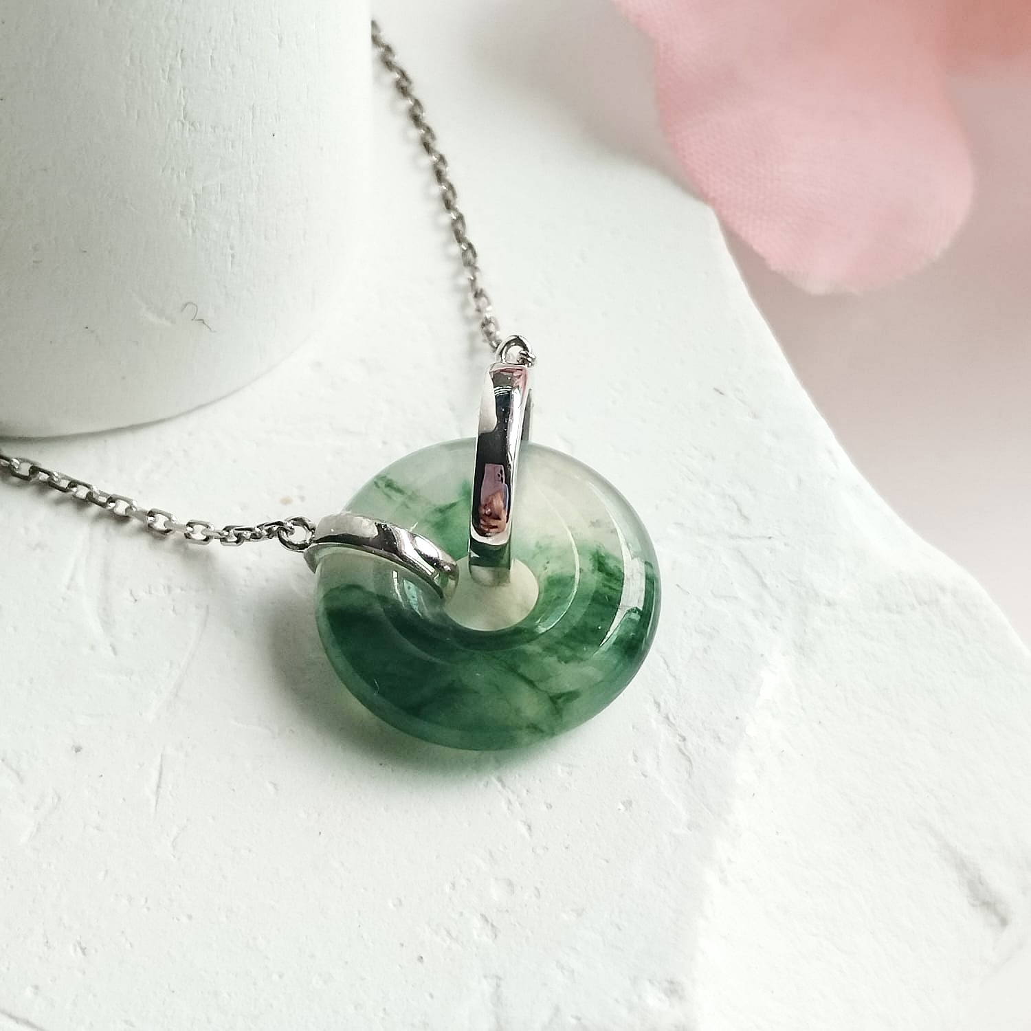 18K White Gold Icy Green Donut Jade Pendant (PJA01120)