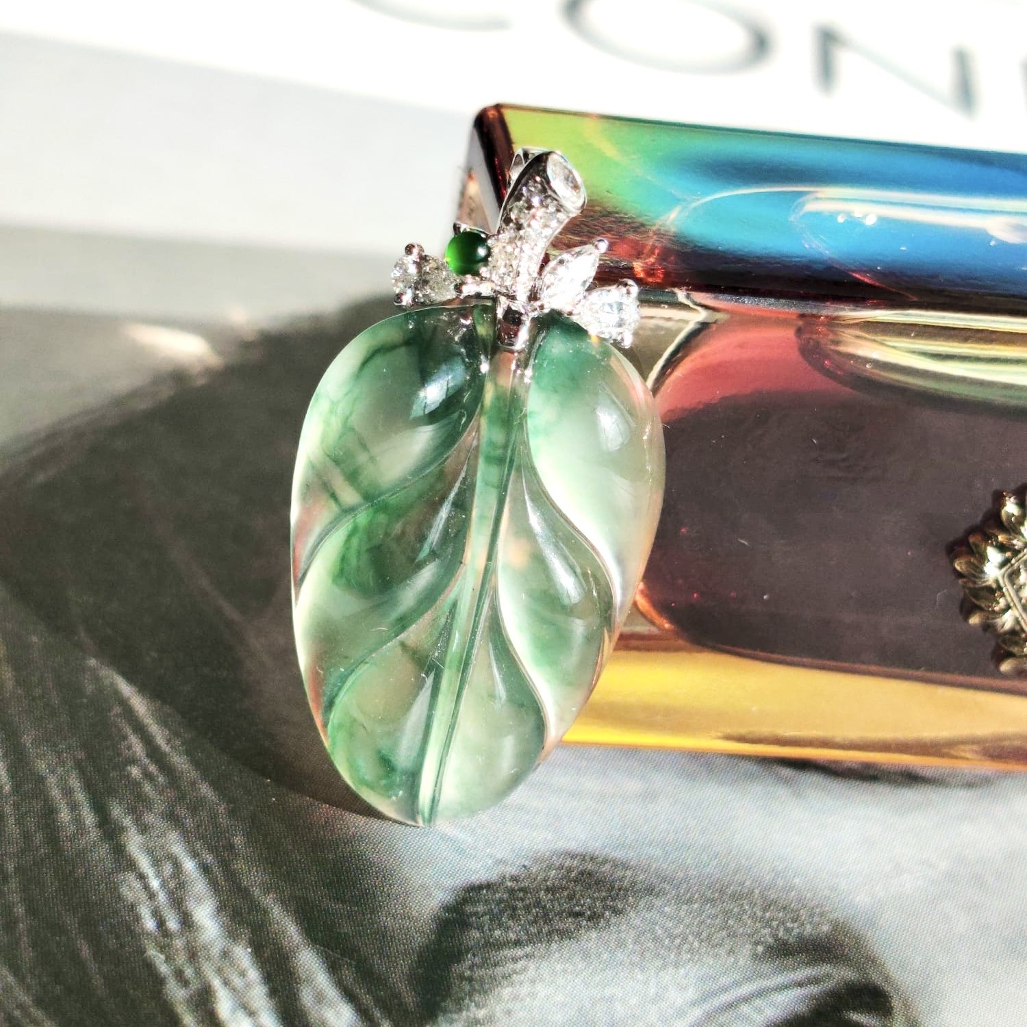 18K White Gold Leaf Pendant (PJA01399)