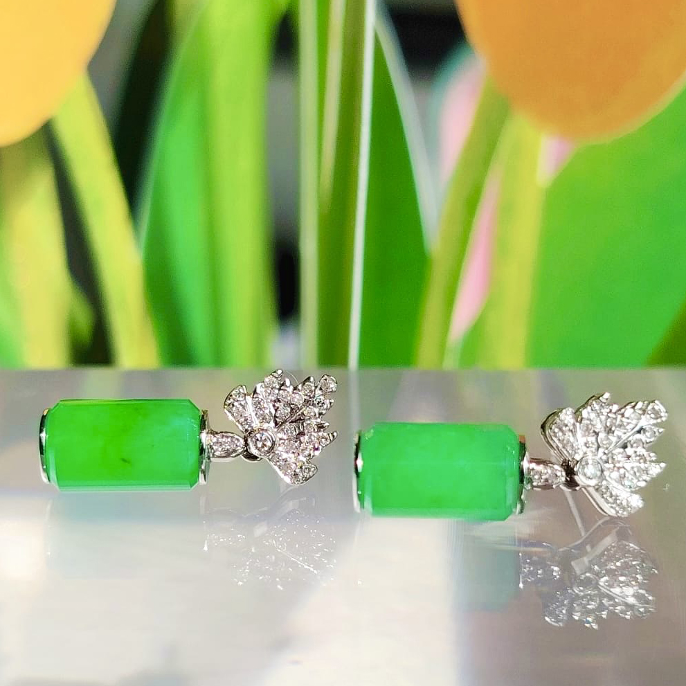 18K White Gold Green Lantern Jade Earrings (PJA01104)