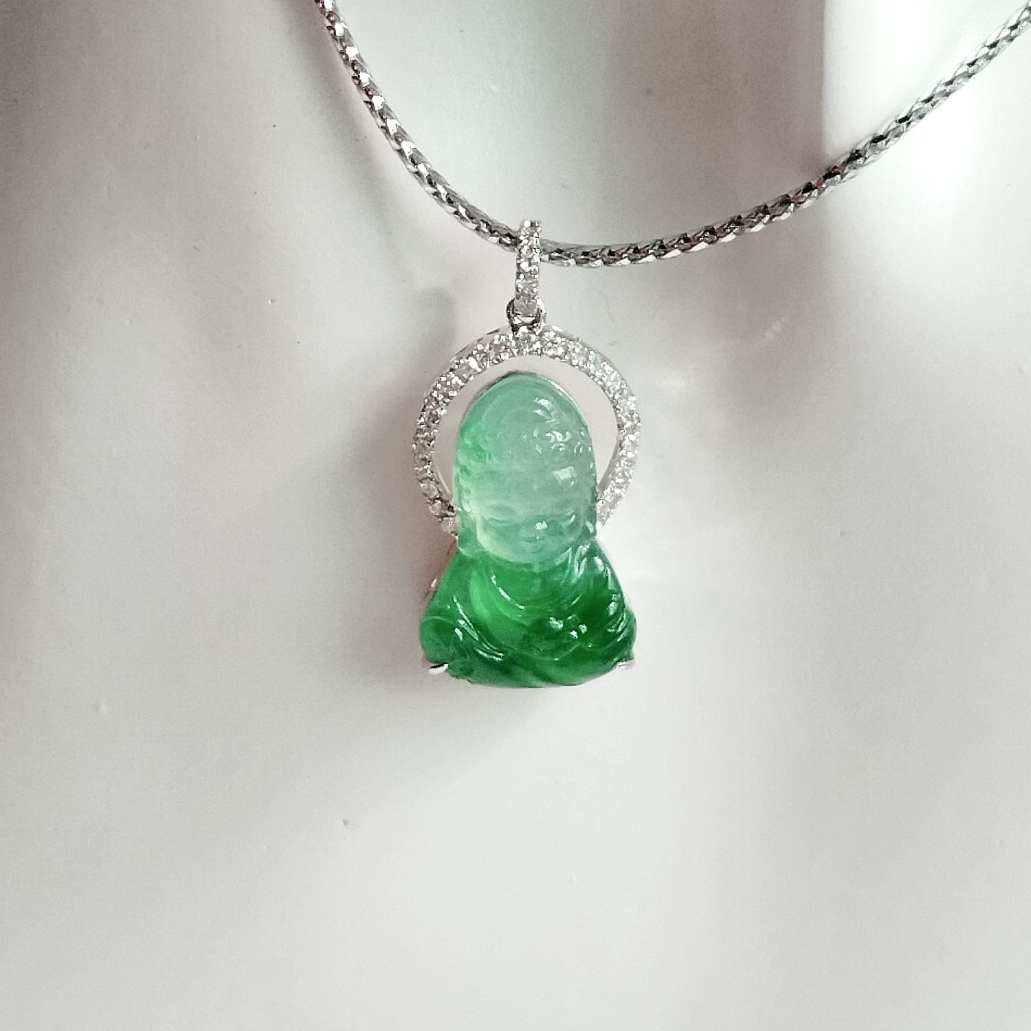 18K White Gold Icy Green Happy Baby Buddha Jade Pendant (PJA01094)