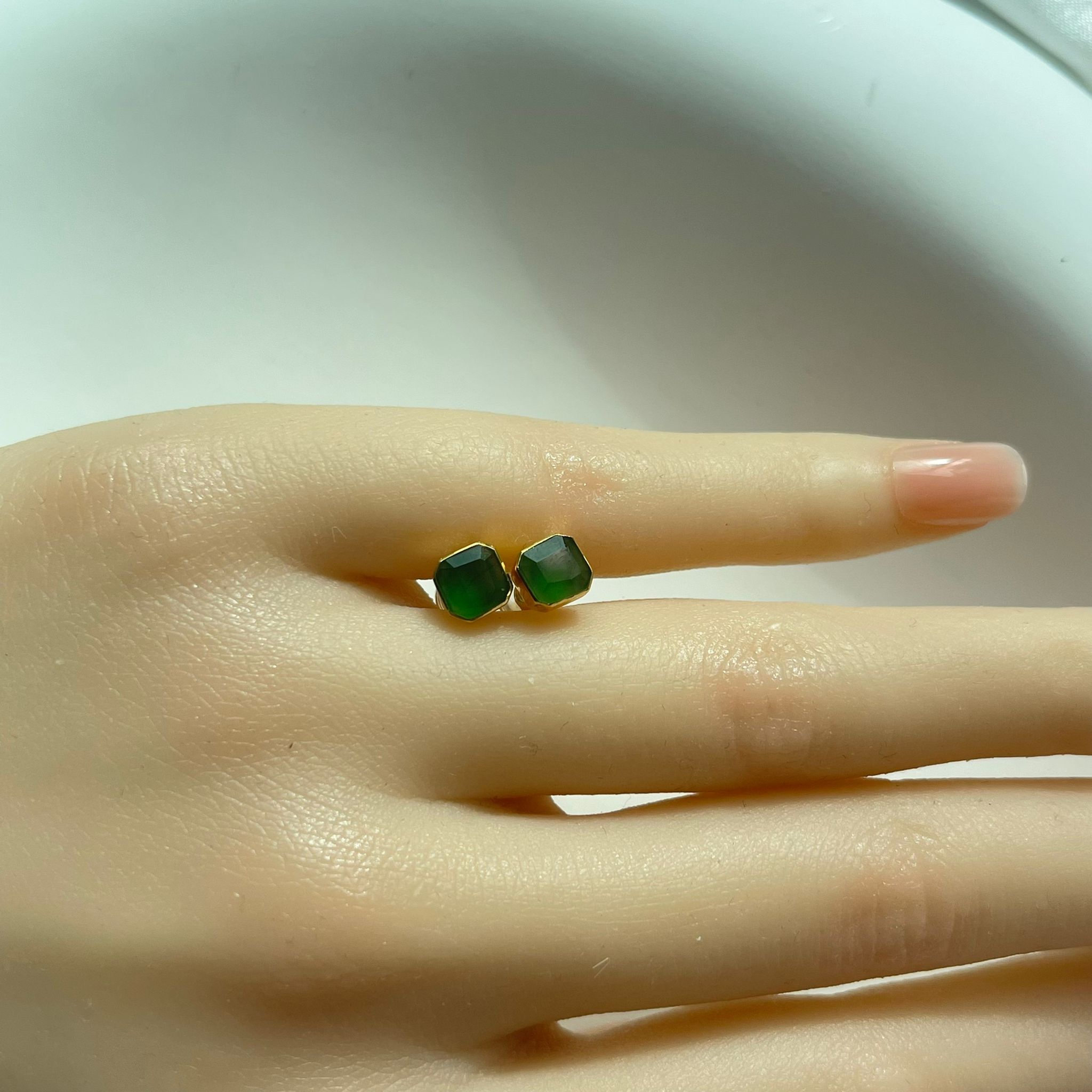 18K Yellow Gold Emerald Green Jade Earrings (PJA00353)