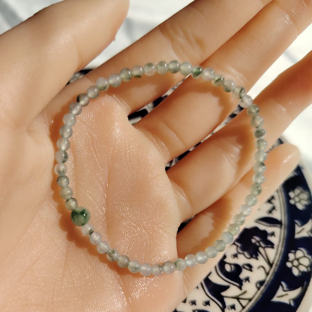 Icy Colorless with Bluish Green Floating Flowers Beads Bracelet (PJA00592)