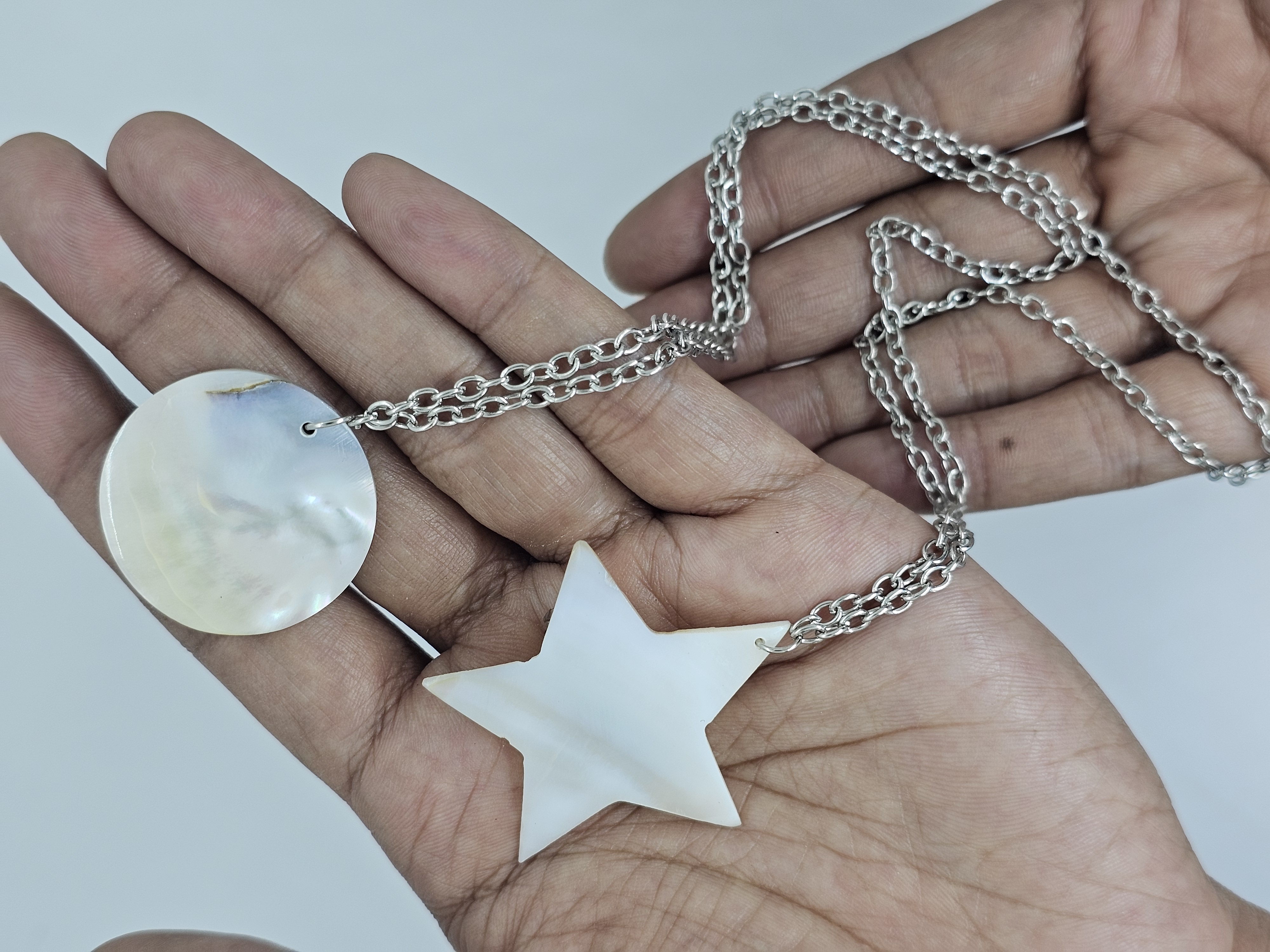 Nyana Pearl/Mother of pearl Chain Brooch