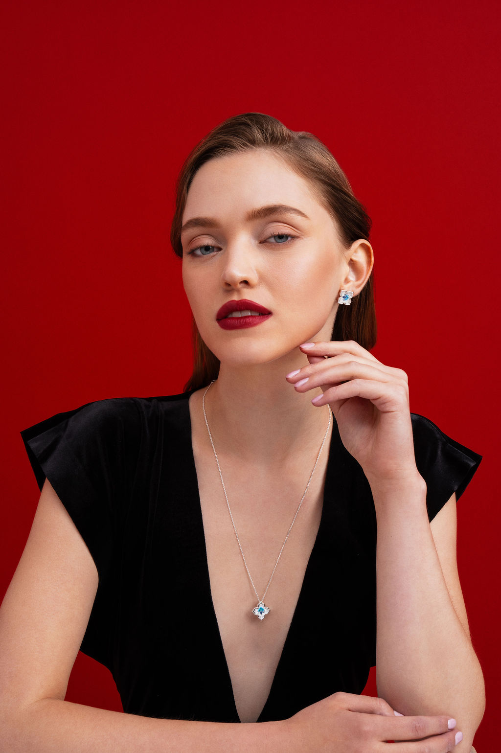 Peranakan Floral Silver Pendant Necklace - Nyra Bloom