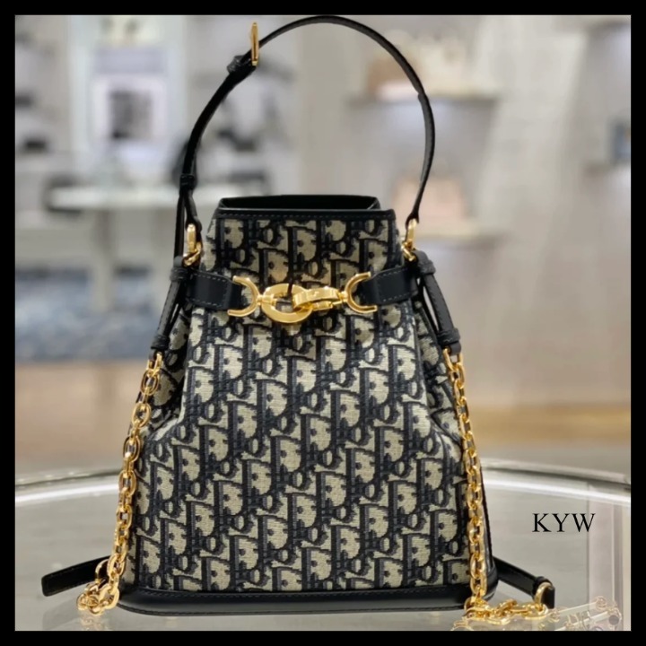 【2024】【大人気】DIOR ミディアム C'EST DIOR バッグ