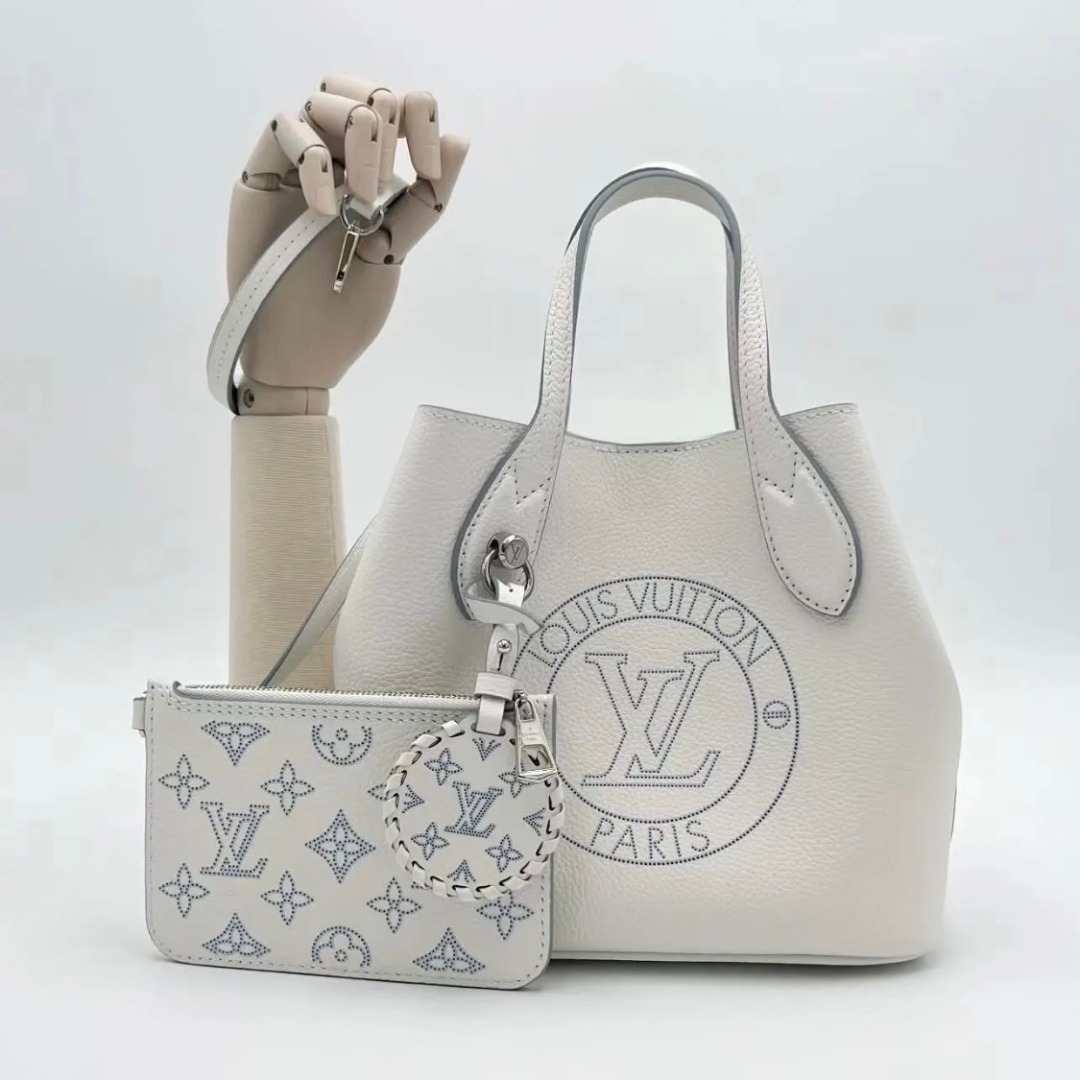 【爽やかブルーが綺麗♪】Louis Vuitton ブロッサム PM M11734  20*20*12.5  240915