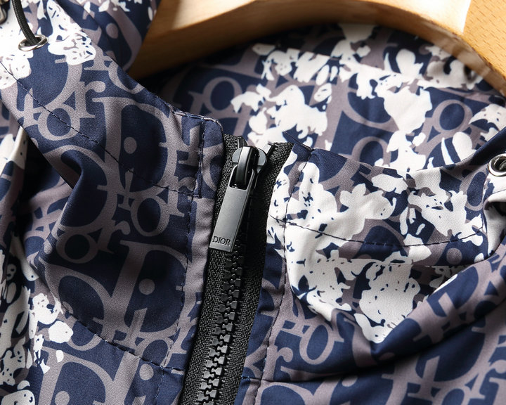 【DIOR 公式旗艦店】ディオール  ジャケット着好評に付き再入荷！