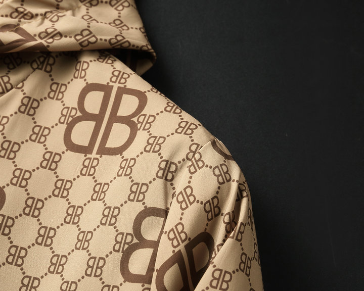 【BALENCIAGA  公式旗艦店】バレンシアガ  ジャケット着好評に付き再入荷！