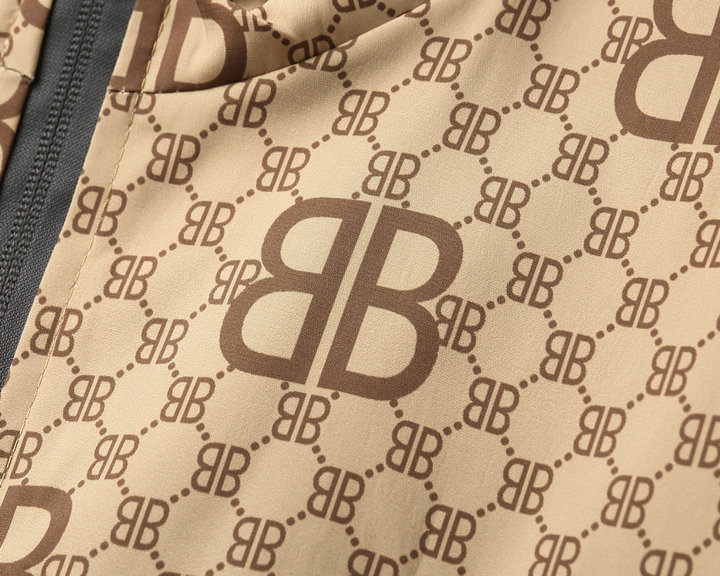 【BALENCIAGA  公式旗艦店】バレンシアガ  ジャケット着好評に付き再入荷！