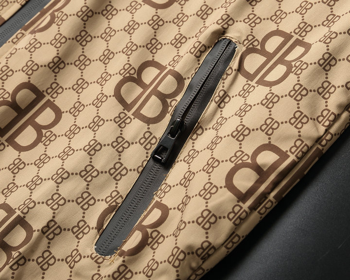 【BALENCIAGA  公式旗艦店】バレンシアガ  ジャケット着好評に付き再入荷！