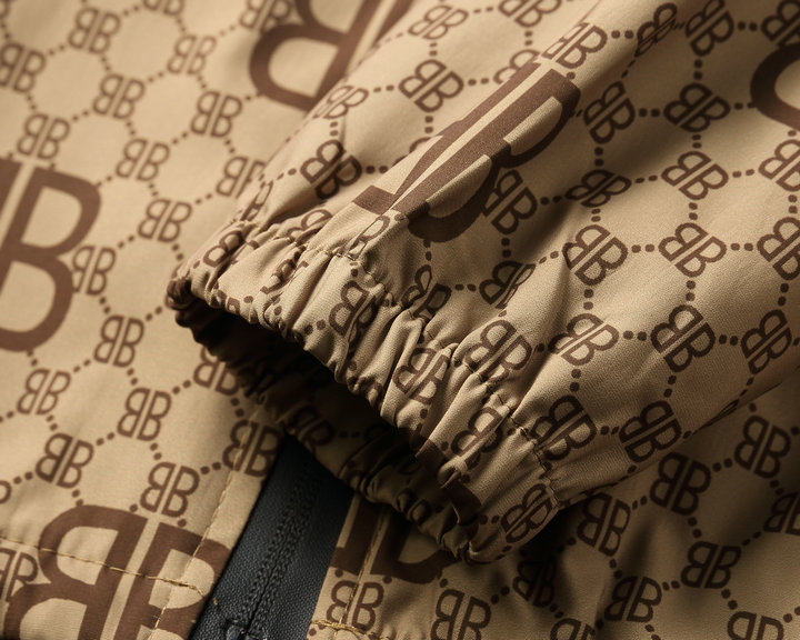 【BALENCIAGA  公式旗艦店】バレンシアガ  ジャケット着好評に付き再入荷！