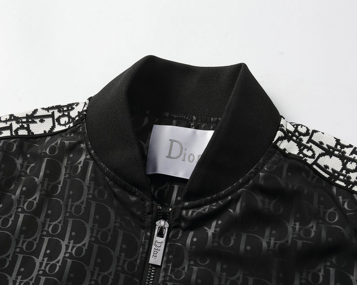 【DIOR 公式旗艦店】ディオール  ジャケット着好評に付き再入荷！
