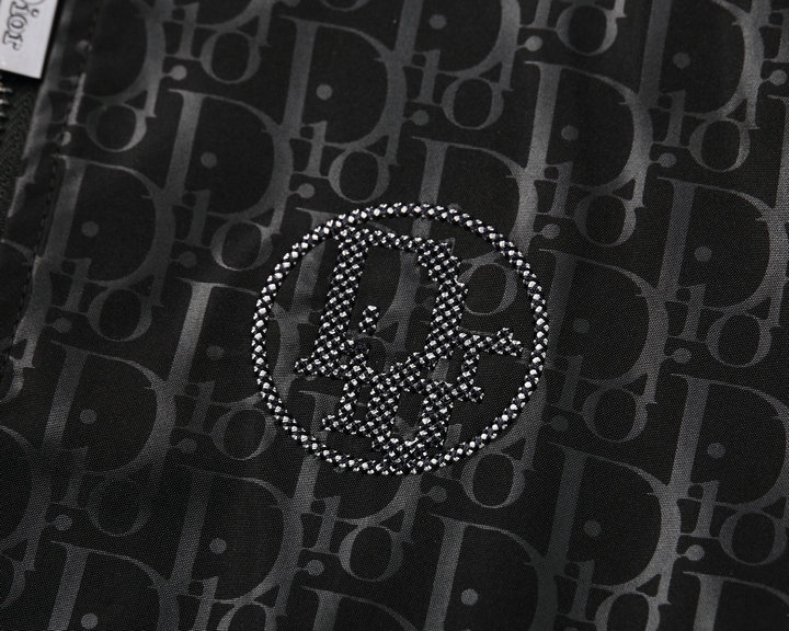 【DIOR 公式旗艦店】ディオール  ジャケット着好評に付き再入荷！