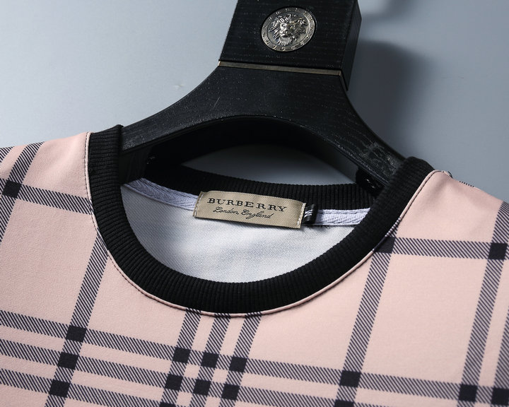 【BURBERRY 公式旗艦店】バーバリー  丸首の衛衣 スウェット ご好評に付き再入荷！