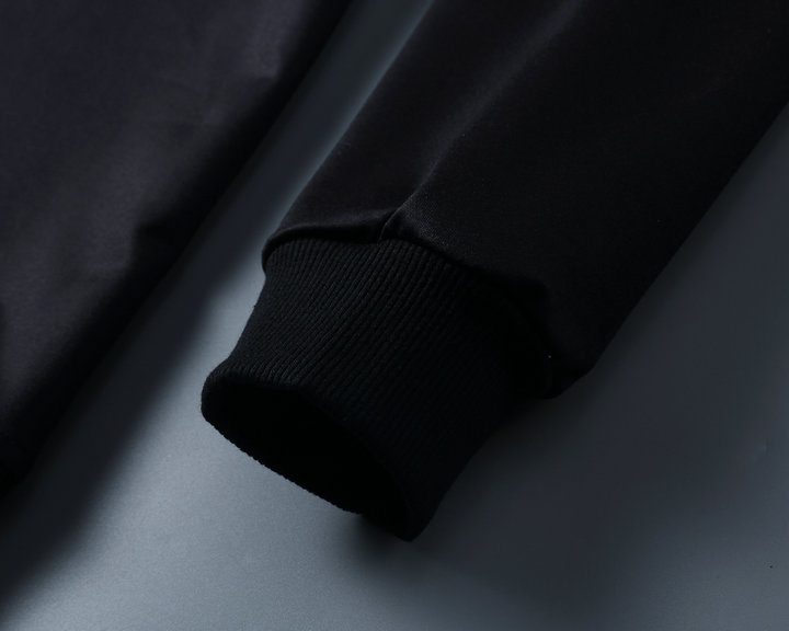 【BURBERRY 公式旗艦店】バーバリー  丸首の衛衣 スウェット ご好評に付き再入荷！