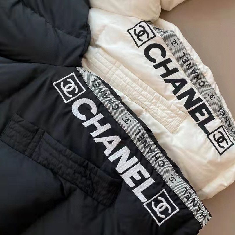 【CHANEL】新作数量限定予行販売モンクレールダウンジャケット