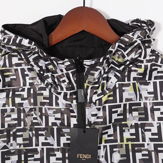 【FENDI 公式旗艦店】フェンディ ジャケットを両面に着る好評に付き再入荷！