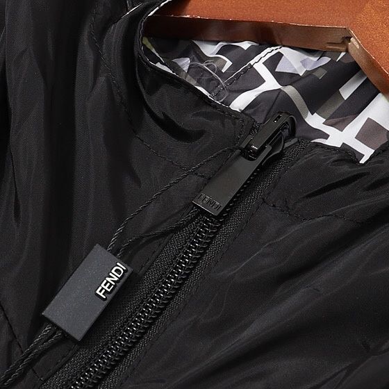 【FENDI 公式旗艦店】フェンディ ジャケットを両面に着る好評に付き再入荷！