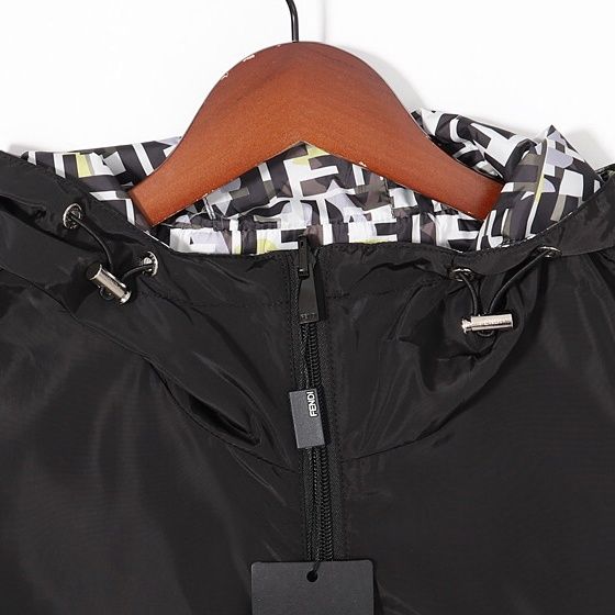 【FENDI 公式旗艦店】フェンディ ジャケットを両面に着る好評に付き再入荷！