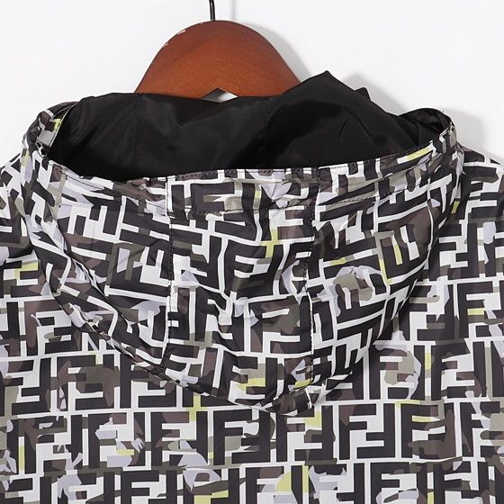 【FENDI 公式旗艦店】フェンディ ジャケットを両面に着る好評に付き再入荷！