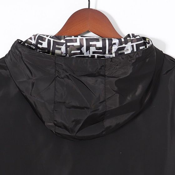 【FENDI 公式旗艦店】フェンディ ジャケットを両面に着る好評に付き再入荷！