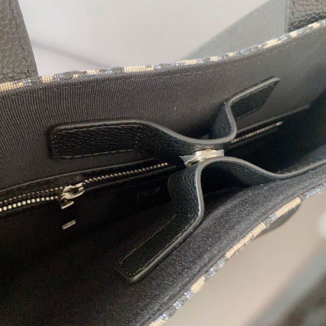 【2024】【DIOR】 プレオウンド ブック ハンドバッグ ミニ